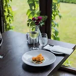 Hotel The Brehon &