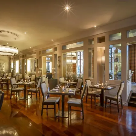 Отель The Brehon &