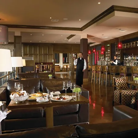 Отель The Brehon & 4*