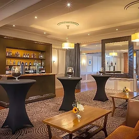 Отель The Brehon &