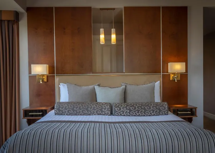 The Brehon & Hotell Cill Airne