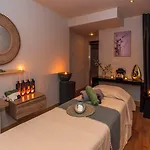 Hotel The Brehon &